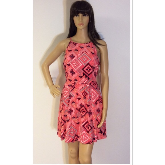 AZTEC PRINT DRESS MULTIPLE SIZES - Picture 2 of 5